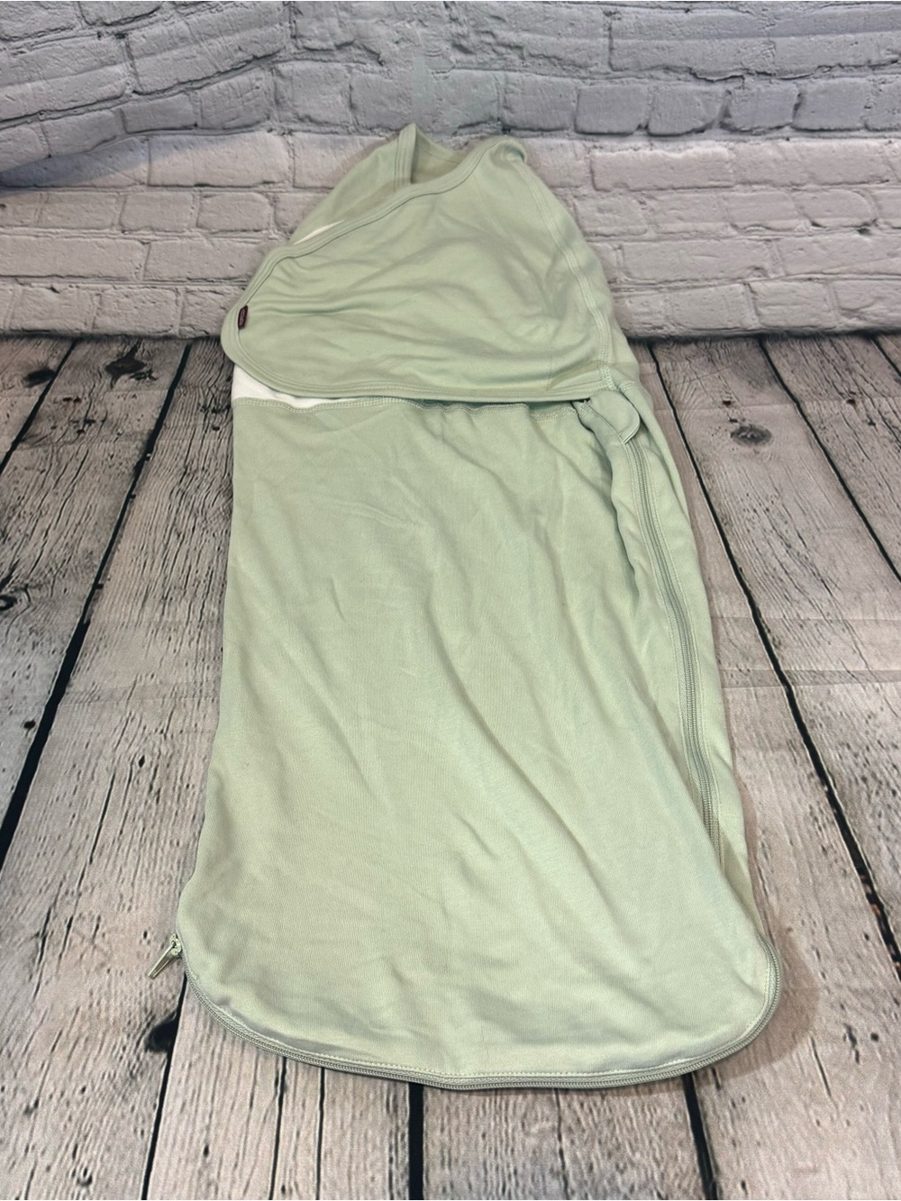Momcozy Viscose Bamboo Silent Velcro Swaddle